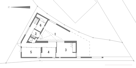 三角形庭院的房屋设计-灵感来自日本传统农舍,家庭的客厅和餐厅都设在一楼---酷图编号1103322