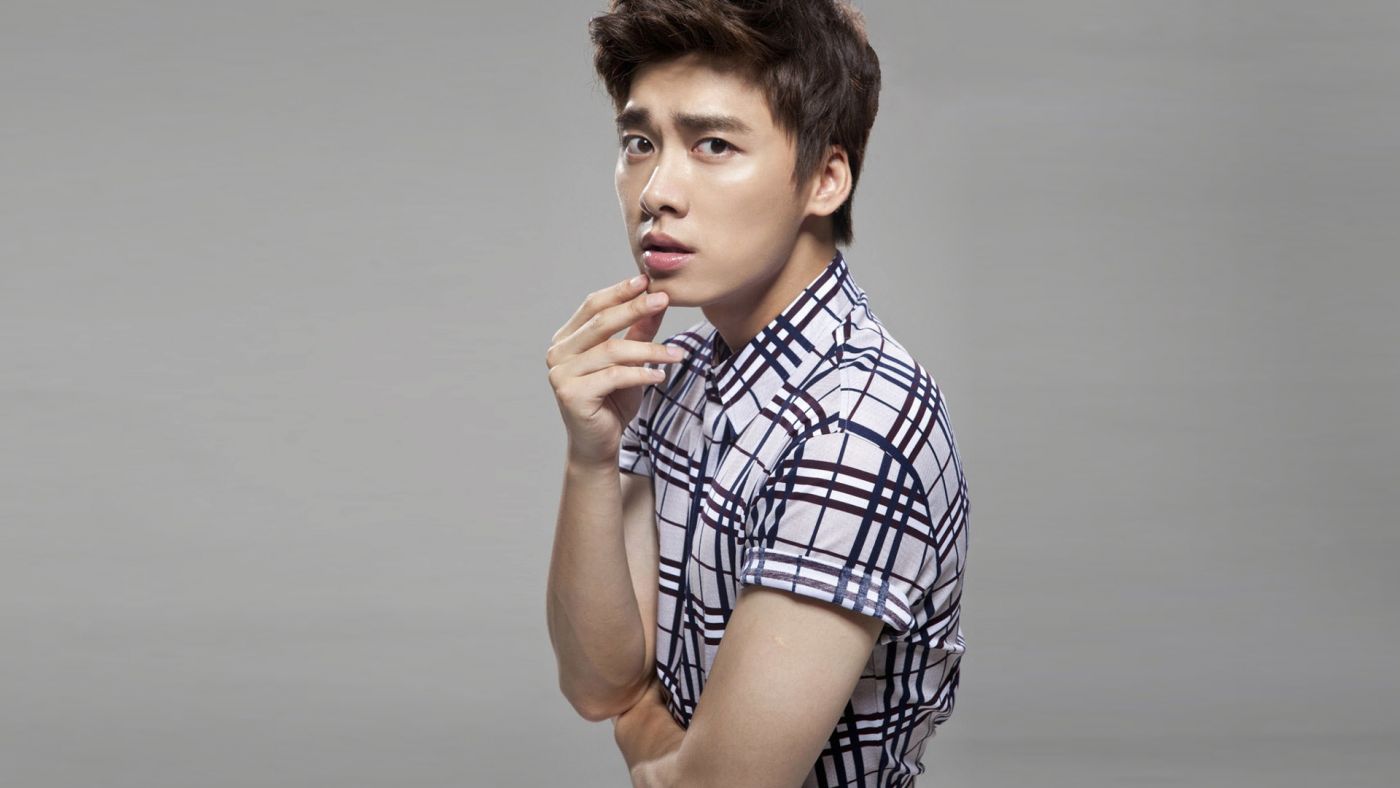 穿格子花衬衫的李易峰图片