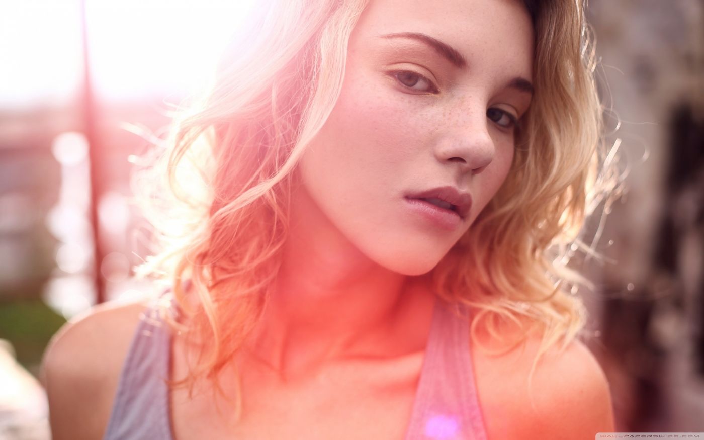 高清晰欧美金发女郎壁纸图片