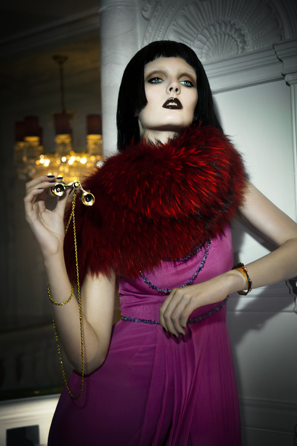 欧莱雅乌克兰-咖啡馆美女人像---酷图编号4