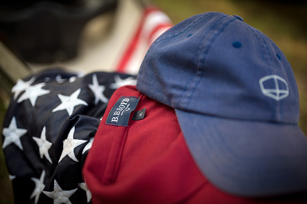 永恒的美感和传统的B.B. Boyd服装品牌设计-品牌标识采用了先进的排版系统,大胆又抽象的几何符号,精致色彩和独特象征---酷图编号8