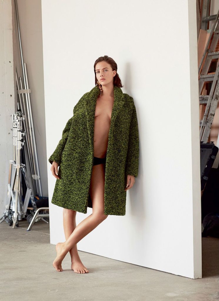 伊丽莎・卡明斯-温暖舒适的外套,尘土飞扬的柔和粉彩美人图片