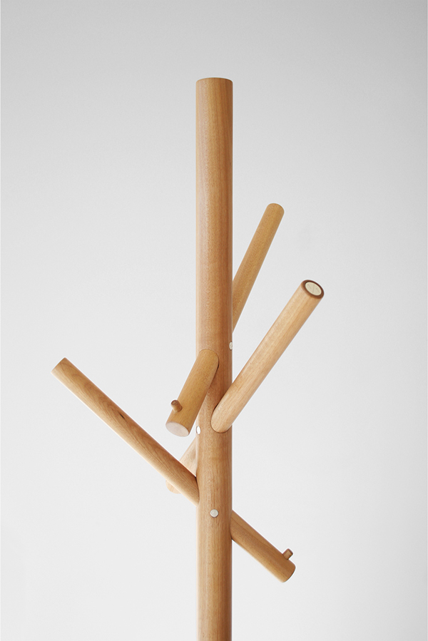 采用3D贵重金属打印和现代化数控加工相结合制成的衣帽架-和贵金属---酷图编号1