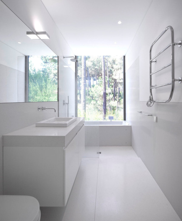 葡萄牙马蹄U型房-采用钢筋结构,一个开放的庭院,地面设有一车库,入口大厅,仓库,支持客房私人浴室,洗衣房和卫生间水池,可欣赏到高尔夫球场---酷图编号19