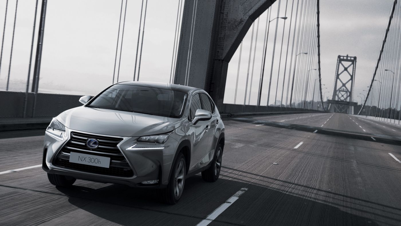 高清晰雷克萨斯-NX 300h城市越野车SUV汽车壁纸图片