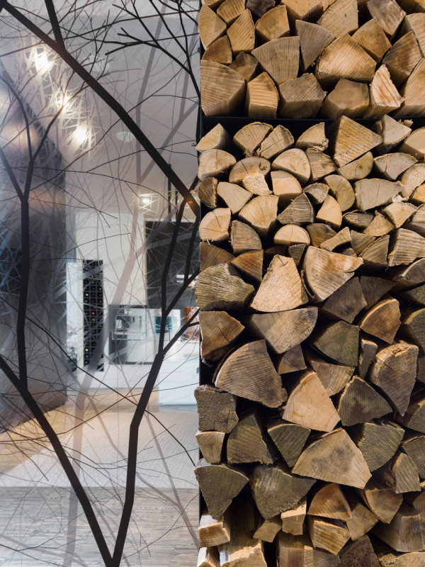 完美的“军营”阁楼-超过400平方米,具有广泛的开放空间,一楼有开放式厨房,客厅和饭厅,具有很长的走廊,上面挂着纵横交错吊坠吊顶,是一个聚友玩乐的好地方---酷图编号10