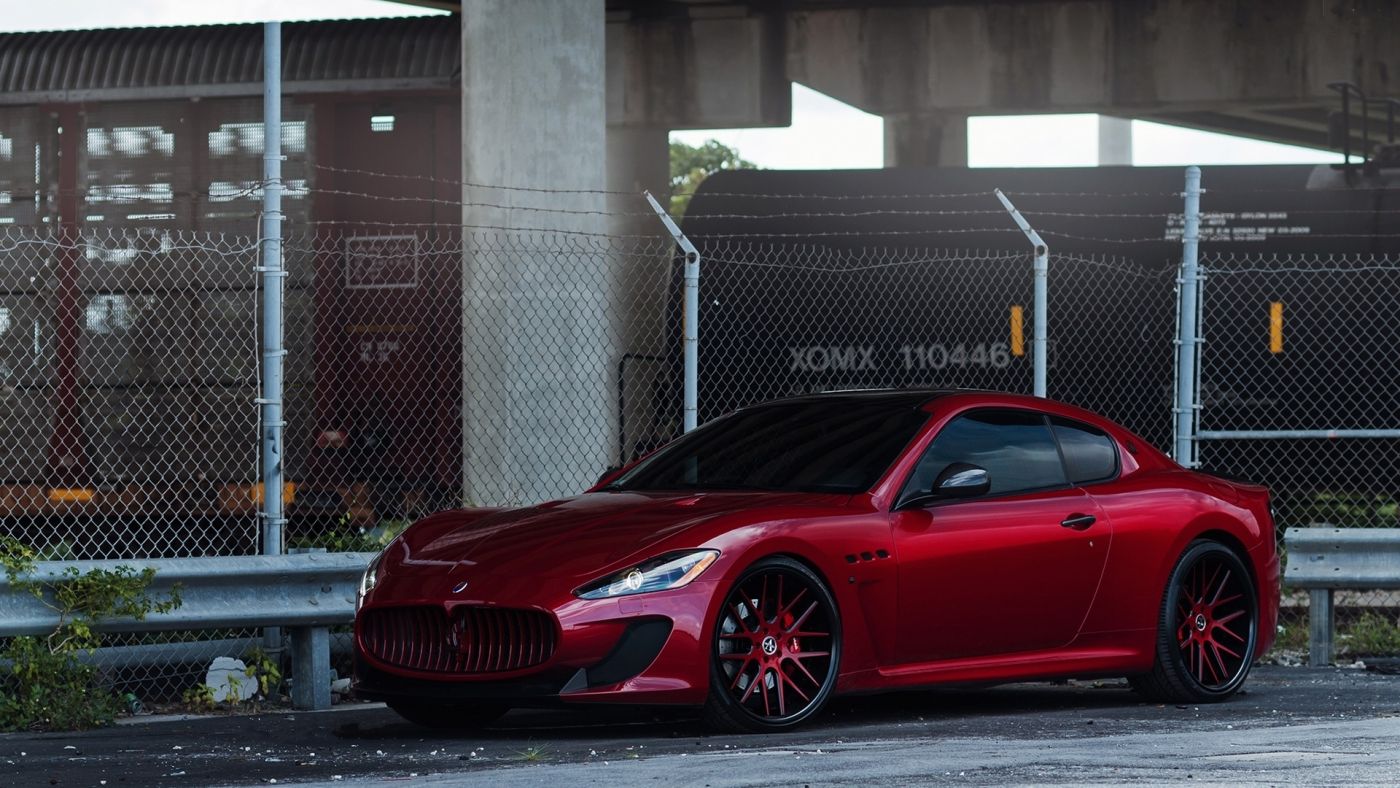 高清晰红色玛莎拉蒂经典壁纸桌面下载图片