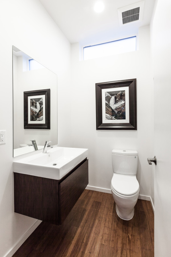 西西雅图现代预制排屋别墅-有三个单元,共5000平方英尺,每个单位地段范围从1450至2200平方左右,拥有3间卧室和2.5间浴室,一共三层---酷图编号1110667