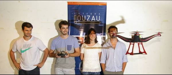 ZONDA-四轴飞行器设计-通过重复4次旋转扭曲用一个盖固定,带遥控控制---酷图编号11