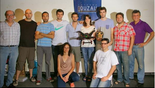 ZONDA-四轴飞行器设计-通过重复4次旋转扭曲用一个盖固定,带遥控控制---酷图编号10