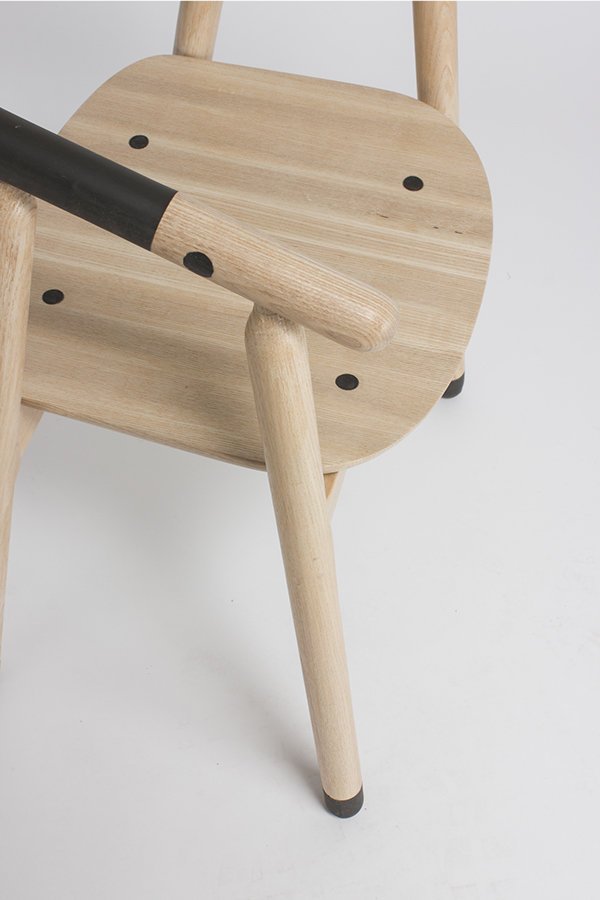 Flecto圆钉高脚木质扶手椅设计---酷图编号1