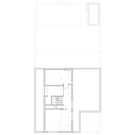 三层楼高的竖条木家-焊接金属板材料上穿孔,形成一个包层筛选,形成一个散热片,散热片横跨前置窗口延长到两个楼上,可保护其免受阳光和隐私的卧室---酷图编号1111193