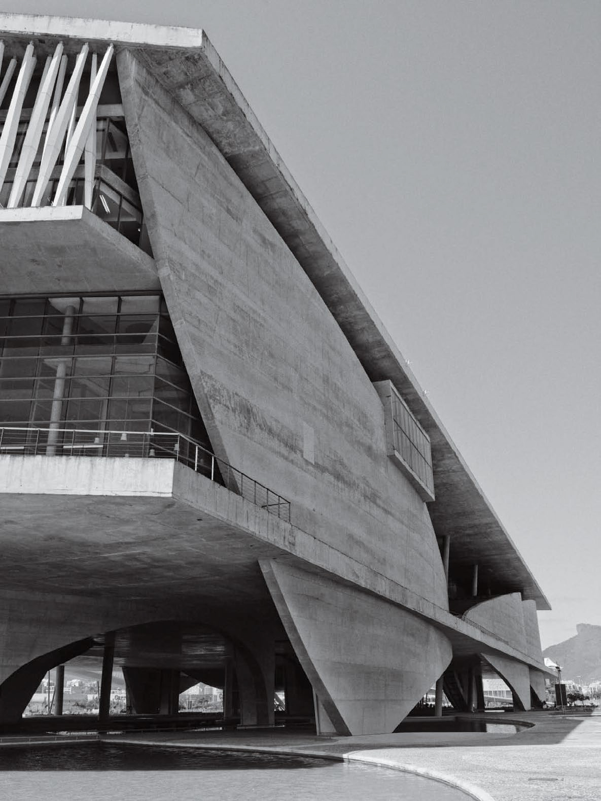 艾琳・韦伯-VOGUE巴西2014年11月-塑造黑白色的时装秀---酷图编号8