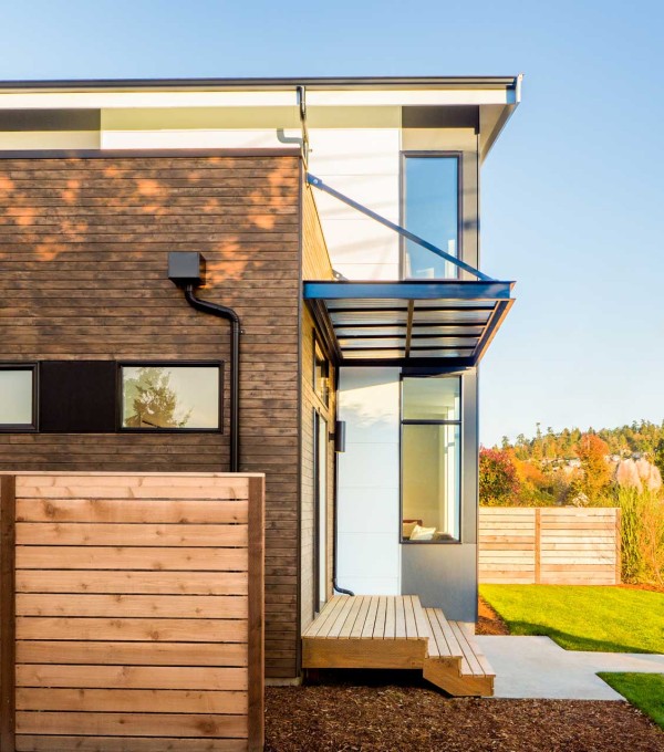 西雅图的家-坐落于离阿尔基海滩几步之遥,三个卧室,两个和一个半浴室,厨房客厅和餐厅都围绕着一个双重高度空间,包括二楼的楼梯和桥梁。---酷图编号1114630