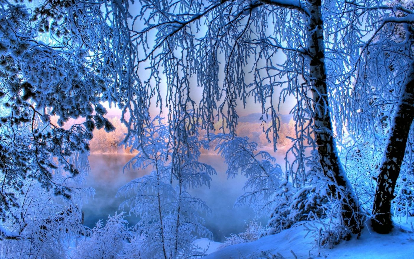高清晰冬季蓝色白色雪景壁纸下载 手机移动版