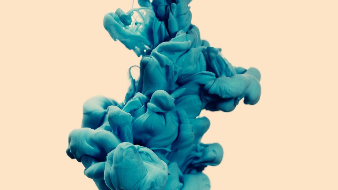 淡蓝色血块烟壁纸图片