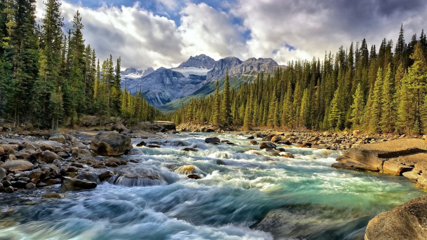 蓝色的水域河图片