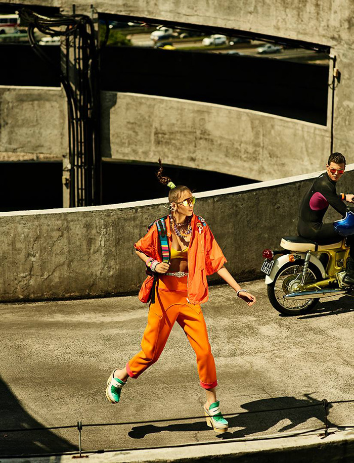 ELLE艾丽巴西2015年1月-摄影师抓住了城市的街道鲜亮的霓虹饱,呈现一幅现代精神时装秀---酷图编号1