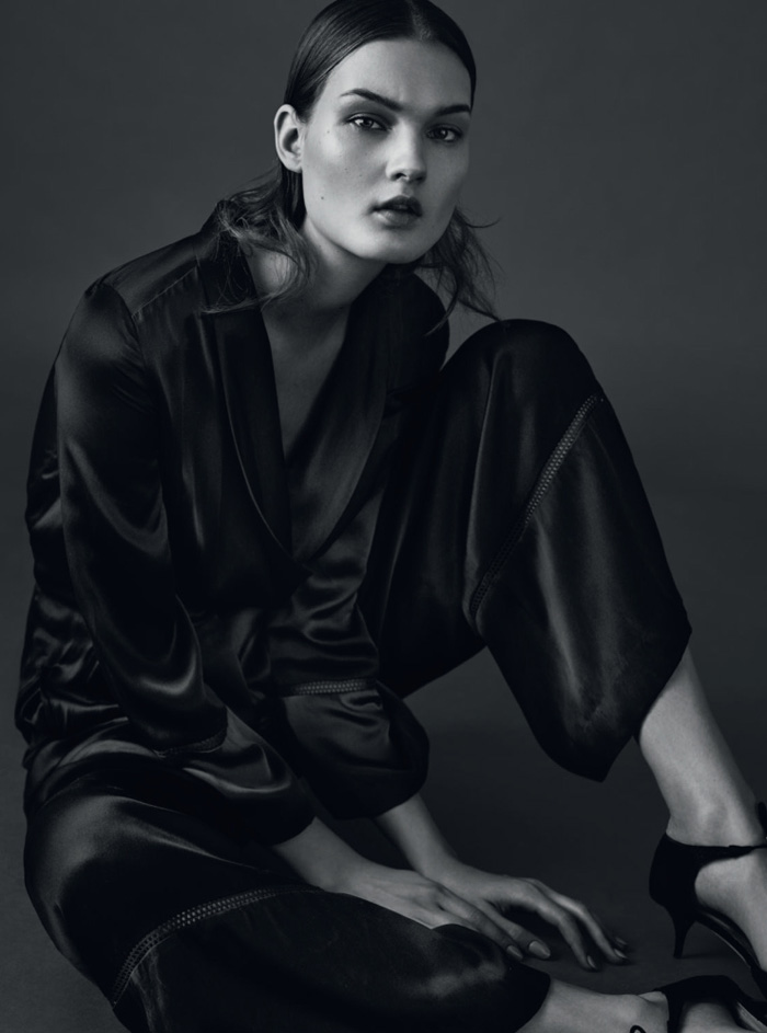 Telegraph杂志-浪漫简约的时尚眼光,尘土飞扬的丝绸和黑色蕾丝风格---酷图编号4