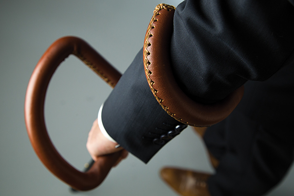 Flamingo弯曲的皮革线性金属拐杖---酷图编号7