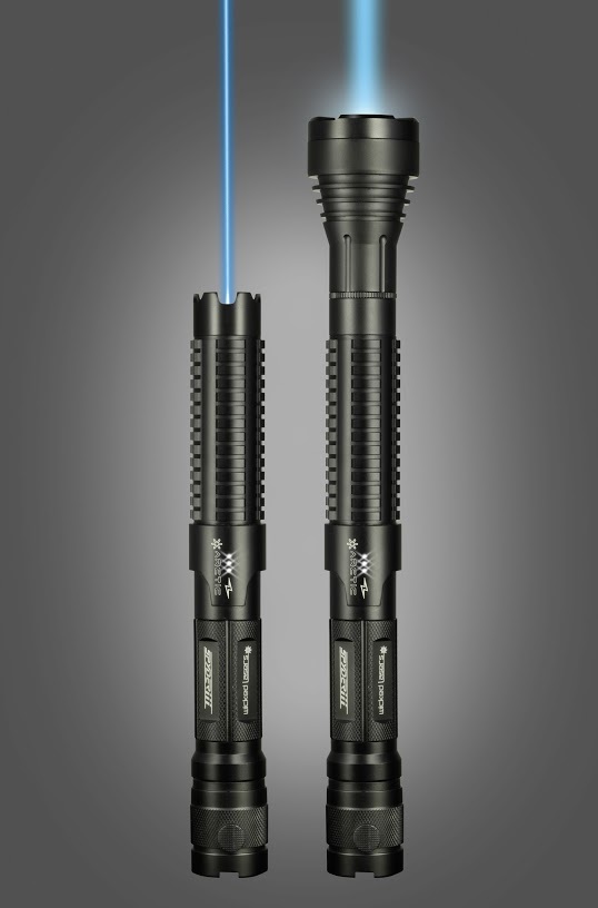 最强大的手持激光手电筒-世界上第一台便携式激光手电,采用专利的荧光粉涂层转换蓝光再转化成白光,产生的光源是令人难以置信---酷图编号1118300