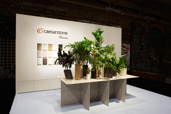 一个异想天开简约互动装置的秋千吊篮圈-融合当代艺术观念与游戏组成的圆形结构,在同一时间摆动,勾起你的童年回忆---酷图编号1118711