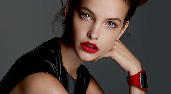 Samsung Gear S三星优雅弯曲的独立智能腕表带-可以定制屏幕钟面和多变的肩带有助于表达自己的风格。---酷图编号1121658