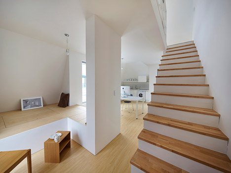 白锥楼-位于韩国首尔,房屋主要围绕最佳位置布局窗户和阳台,是一个可以容纳六套紧凑的一室公寓,以及一个两层楼的复式公寓。---酷图编号1123544