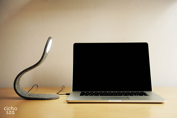 MOU lamps绿色弯曲LED灯-由毛毡木材和塑料组成,带USB充电器,轻触开关可以调光。---酷图编号11