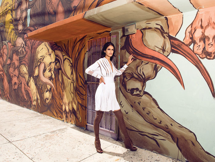 阿曼达-VOGUE时尚墨西哥2015年6月-丰富多彩的背景女装秀---酷图编号2