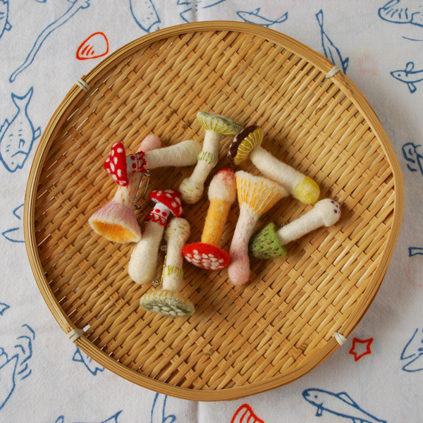 Mushroom Brooches-针织毛线蘑菇胸针---酷图编号3