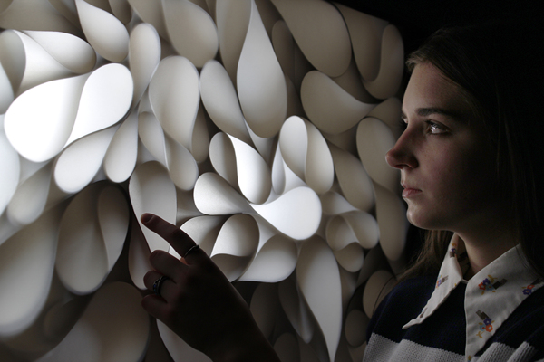 一个独特的触觉体验-FLUX花瓣壁灯设计---酷图编号7