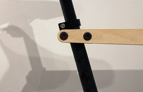 Flat-pack Series-木质壁挂式家居设计-每个产品都是采用数控胶合板切割装配,几乎没有其它的硬件。可以当做书桌,橱柜,自行车存放处,照明,衣帽钩等。---酷图编号2