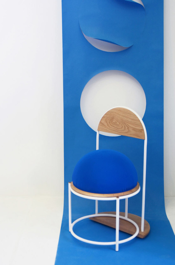 多功能特性椅子-有熟悉舒适的感觉-该座椅可翻转改变双方的高度和功能,靠背可被用作毛巾或衣架---酷图编号3