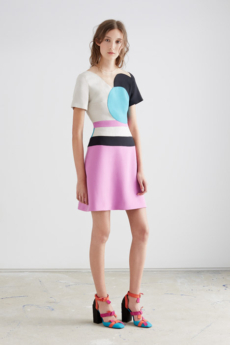 萝克桑达度假村2016年的时装系列的图案-大胆的几何形状和颜色对比鲜明图案的服装-轻便宽松的裤子羊驼毛礼服和外套花呢,塞尔维亚Roksanda Ilincic时装设计师作品---酷图编号8