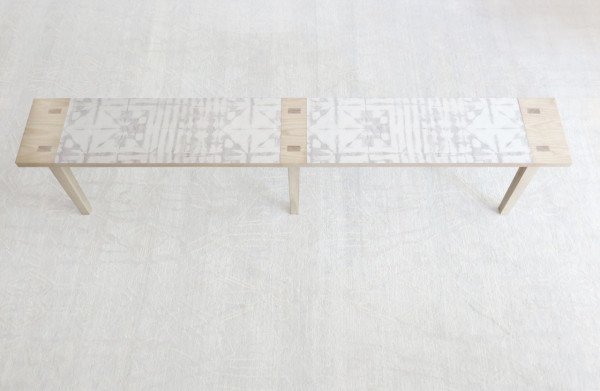 Eskayel与丹麦公司合作开发新的家具收藏-每款都有梦幻般抽象的图案,全部采用枫木,白橡材料,手工制作---酷图编号1135456