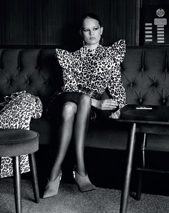 安娜尤尔斯-VOGUE时尚英国2015年9月-时髦激烈的人像---酷图编号9