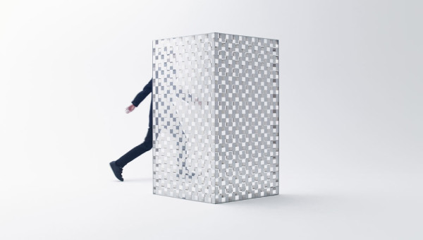 日本设计公司Nendo推出的玻璃作品展览-透明两层玻璃构成的屏,产生视觉重叠颜色,创意工艺与水晶玻璃的家具精美之作---酷图编号1144299