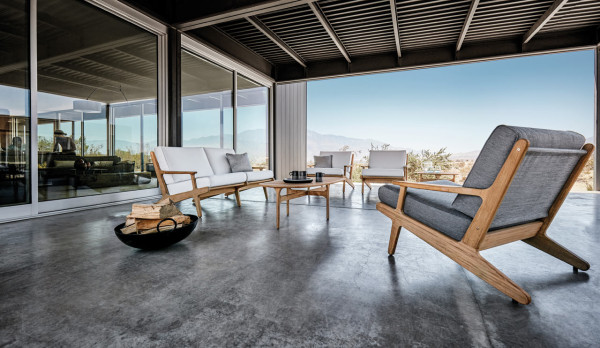 海湾坐-丹麦设计师亨里克・佩德森创建的人造板件柚木户外沙发座椅家具-一个倾斜的方式诱导你放松的状态,就好像你坐在海湾的感觉---酷图编号1147785