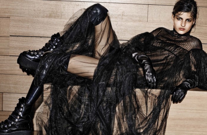 阿斯特丽德赫勒-“一个坚强美丽的女孩”-意大利VOGUE时尚2015年十一月---酷图编号4