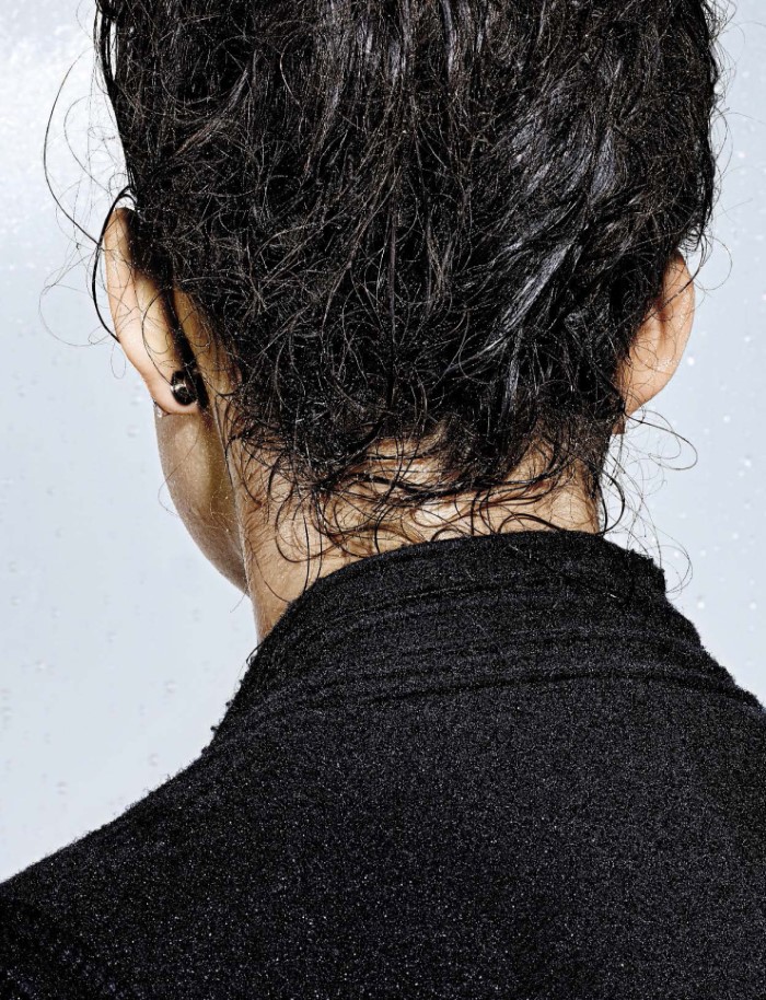 阿斯特丽德赫勒-“一个坚强美丽的女孩”-意大利VOGUE时尚2015年十一月---酷图编号2