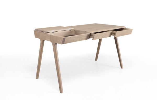 METIS实木书桌-配有充足的存储空间-配备有三个抽屉双盖子部分,以及两个皮革配饰的东西,像回形针笔一样,还可以隐藏数据线---酷图编号3