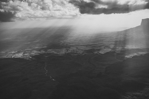 Poetics of Space-黑白丛山峻岭图的空间学---酷图编号2