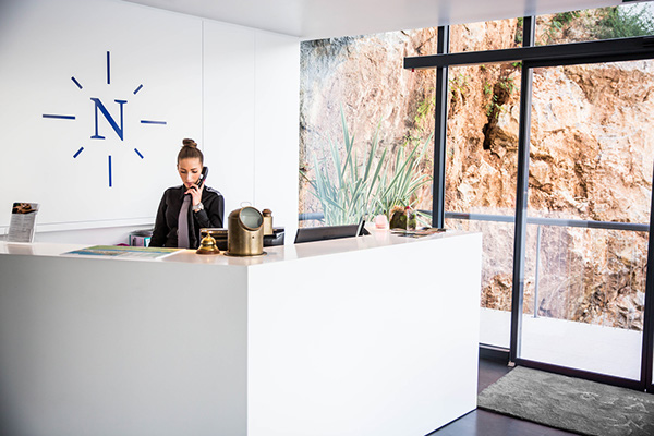 Navis-五星酒店品牌设计-位于克罗地亚奥帕蒂亚,酒店拥有44间客房,每一间都有最美丽的海景,就像你在海上的某个地方,某个地方的某个地方---酷图编号1151157