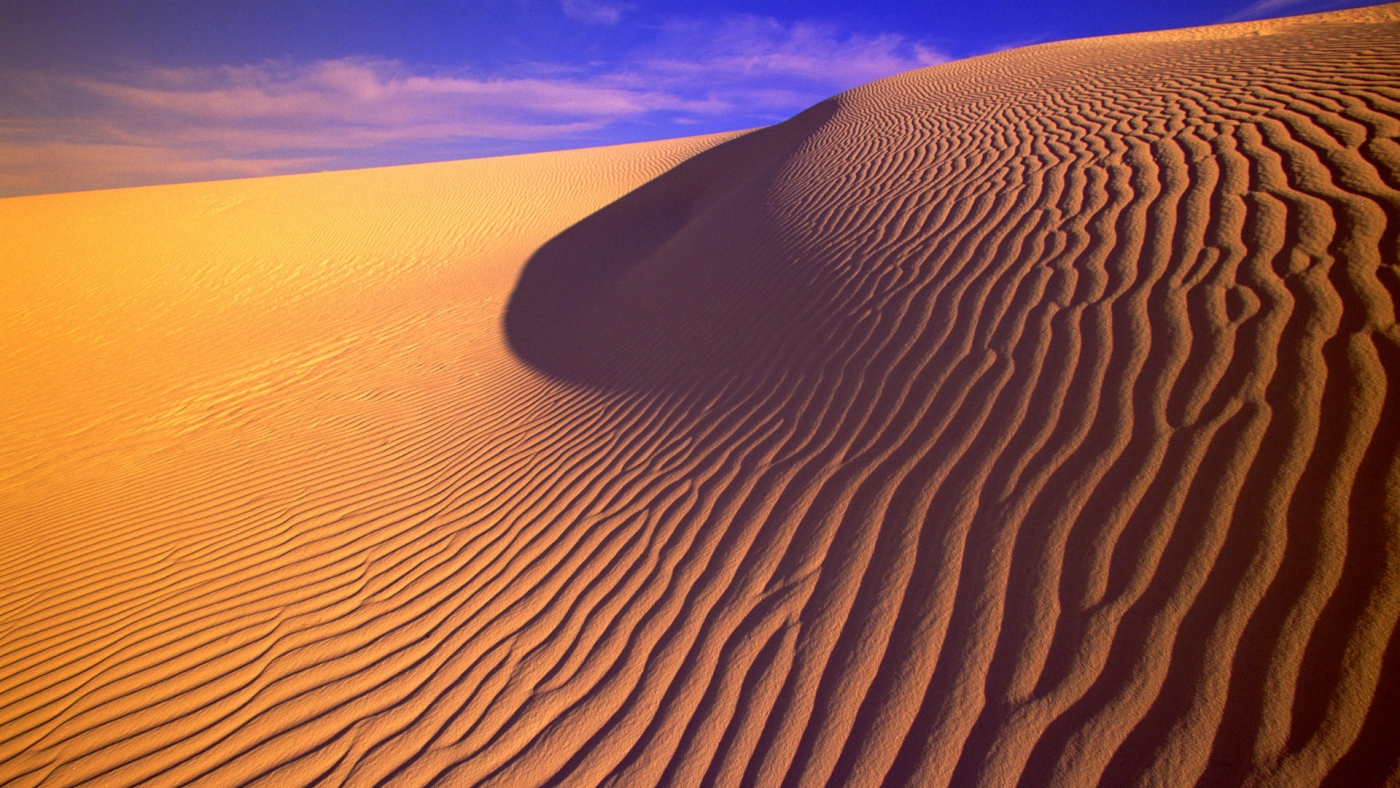 高清晰金色唯美沙漠沙丘美景壁纸