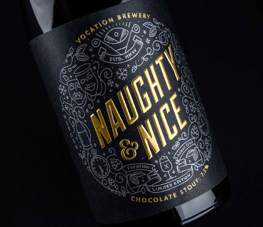 颓废的NAUGHTY NICE巧克力黑啤-一个挑战者的精神气质,毫不妥协的美味的精酿啤酒,仅仅只在圣诞节发行,限量版1323瓶,每瓶750ML,独特的品牌设计---酷图编号2