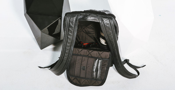 多边形的背包设计-但它实际上是由两个不同的部分组成,一个坚硬的外壳和柔软皮革内饰钻石缝制---酷图编号1153761