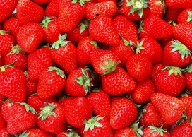 新鲜草莓水果壁纸