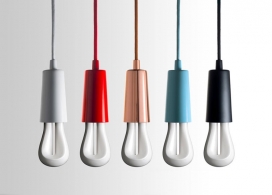 东伦敦设计品牌Hulger又推出了第二个设计-低能灯泡，柔和的光线，更适合于环境照明，赢得了年度最佳设计奖