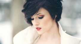 高清晰黑发美女壁纸